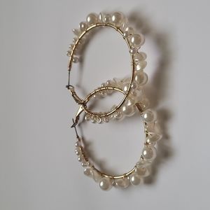 pearl hoop earing